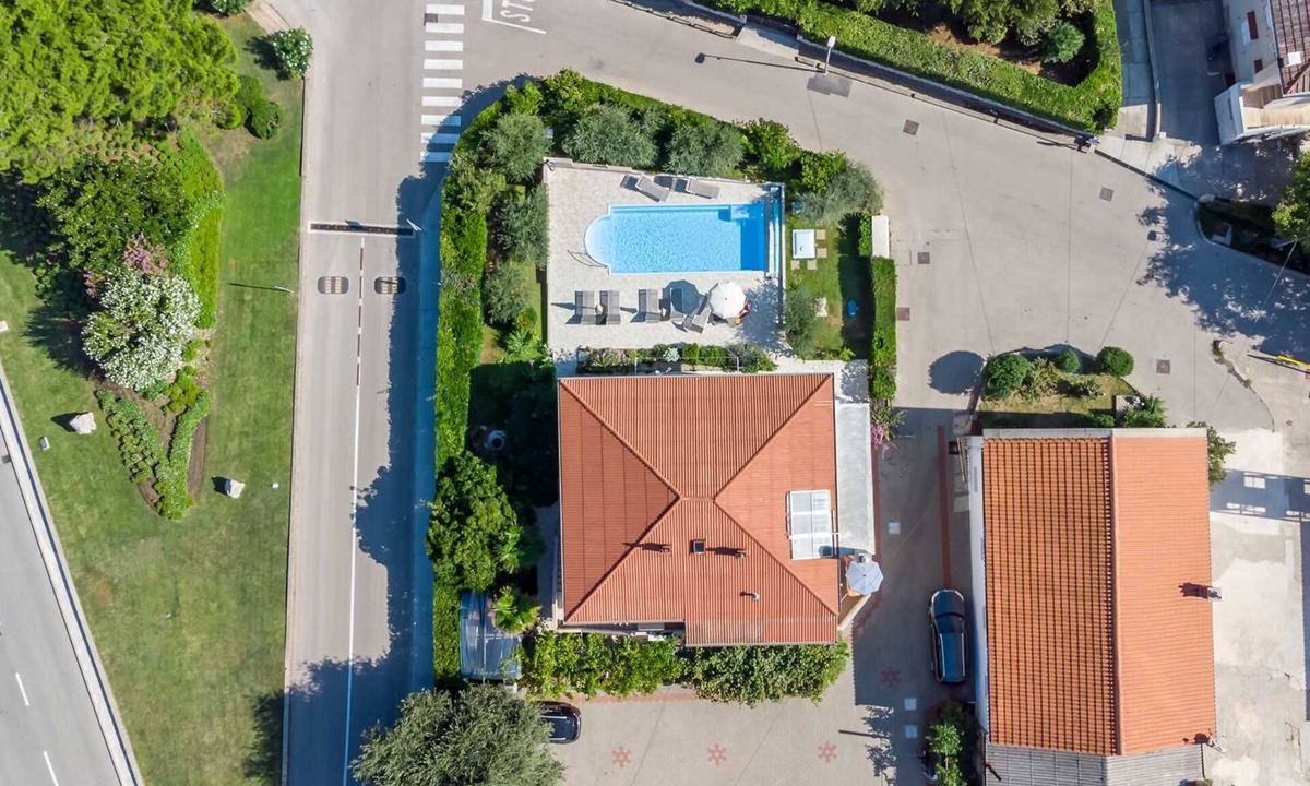 Jurandvor Apartment | Meri 1 A2 - Groundfloor apartment with pool