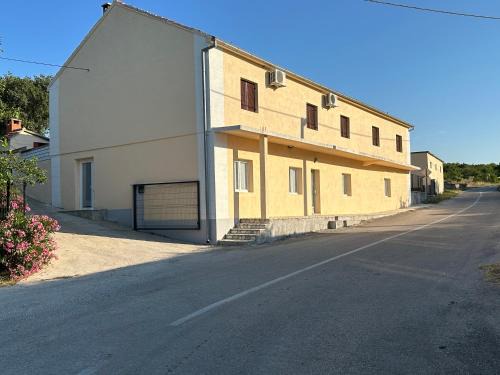 Velim Apartment | Mimi&Nina
