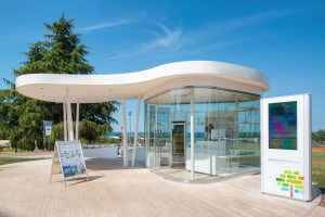 Karigador Apartment | Mobilehome with tennis court and outdoor pool