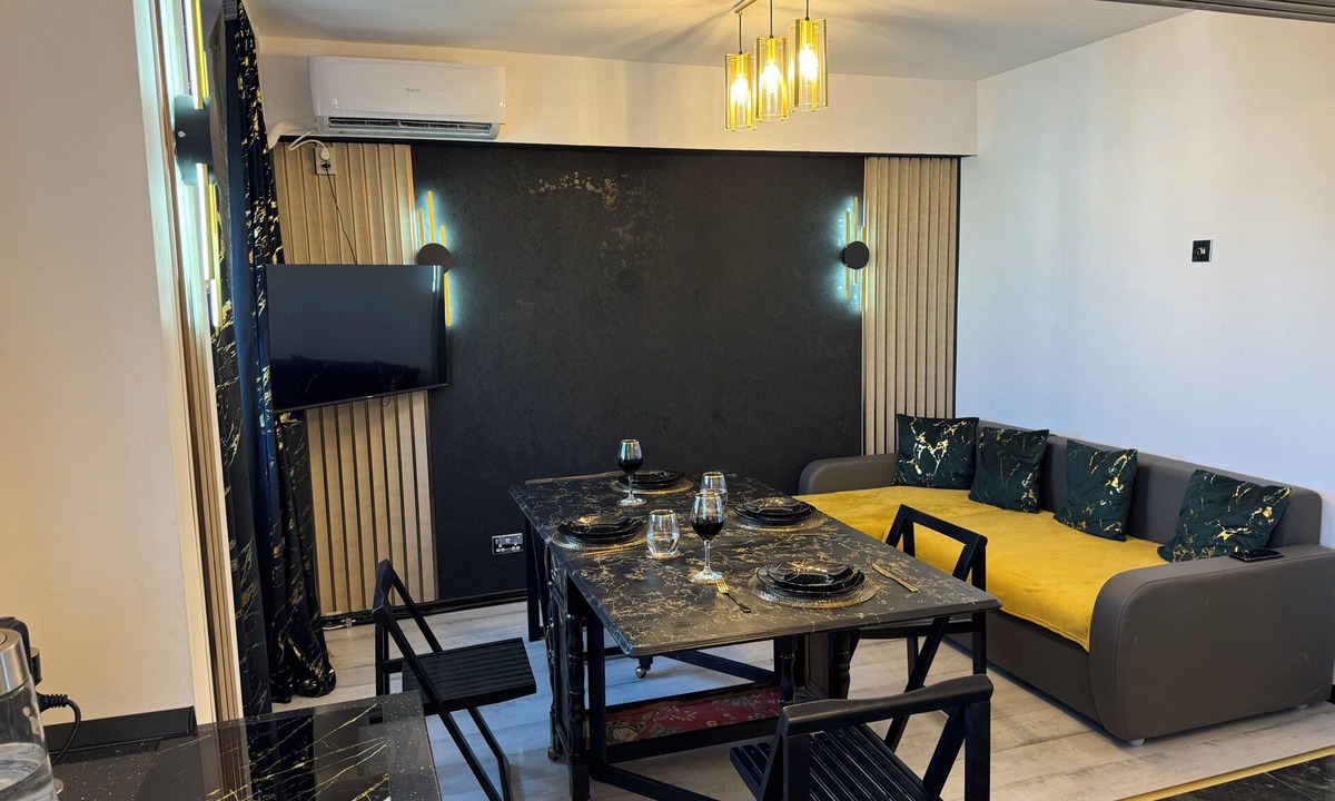 Ploiesti Apartment | Modern 2 BR Flat/Central/Fast Wi-Fi/Free Parking