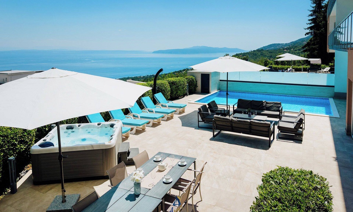 Poljane Villa | Modern 5-BR Villa with Pool, Jacuzzi & Sea View