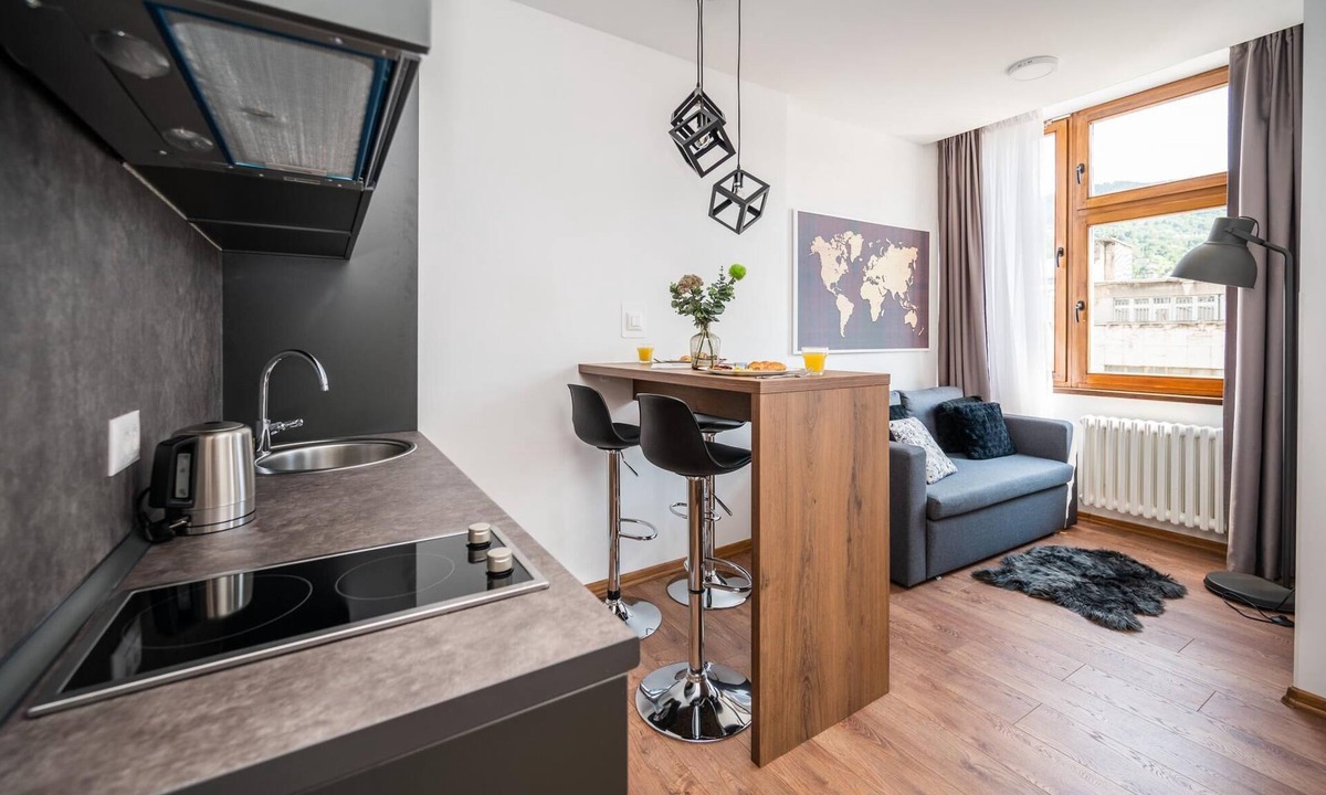 Old Town Apartment | Modern and Bright Duplex - Main Street