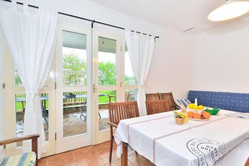 Zambratija Apartment | Modern Apartment in Zambratija - 90 m²