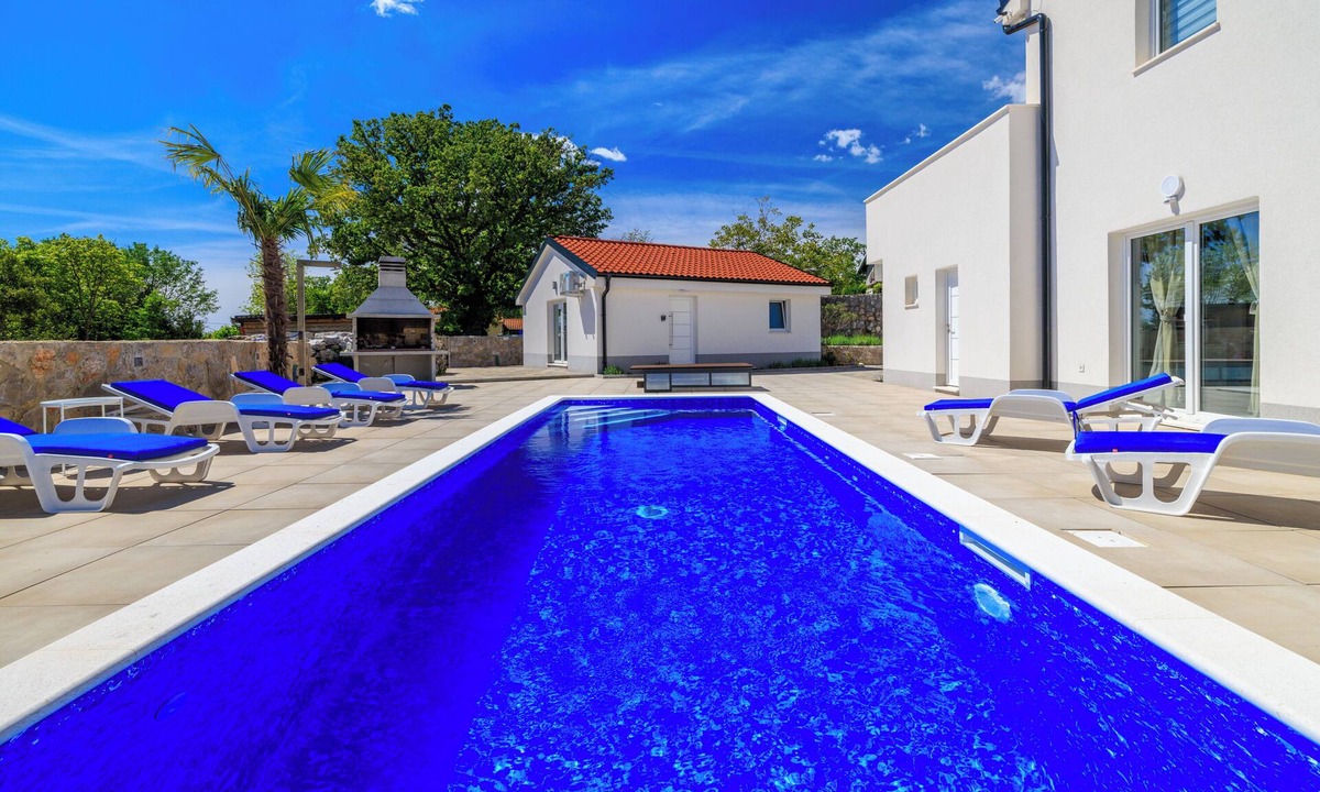 Kras Apartment | Modern apartment with pool and terrace on the island of Krk
