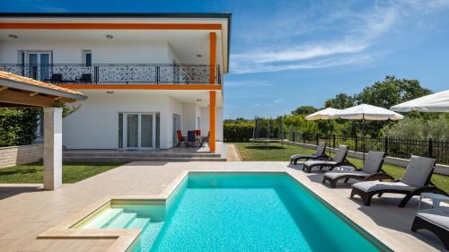 Kastel Villa | Modern villa Eva Kastel with pool near Buje