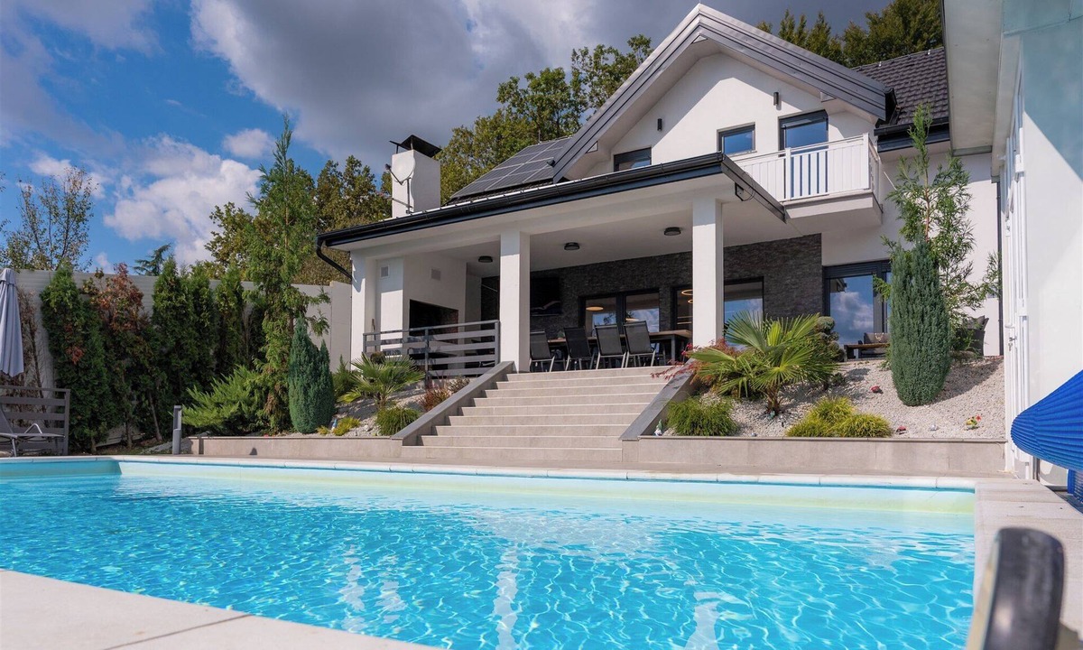 Stubicke Toplice House | Modern villa with indoor and outdoor pool, sauna and scenic views