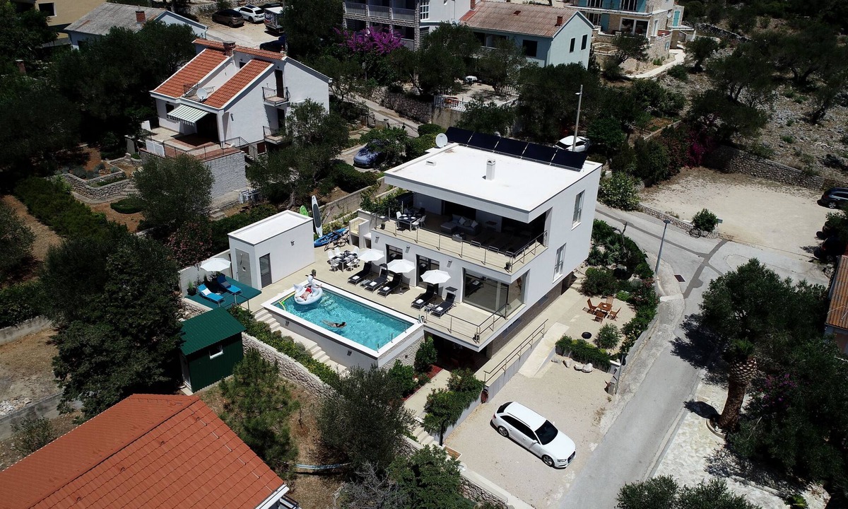 Jakisnica Villa | Modern Villa with Pool & Sea View-40m to the Beach