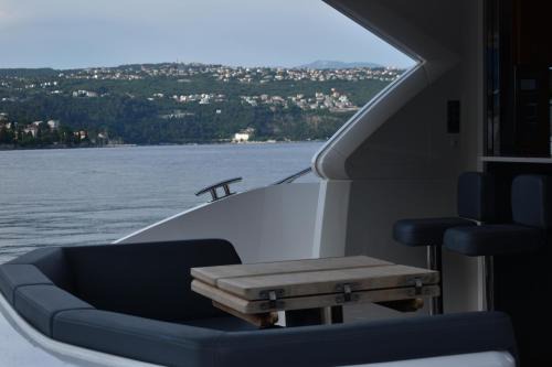 Opatija Boat Rental | Motor yacht Sunseeker Manhattan 52