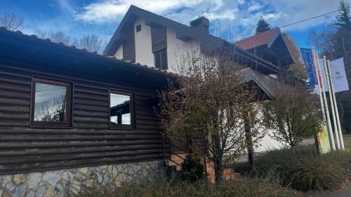 Breznik Plesivicki House | Natrural Budinjak, Zumberak
