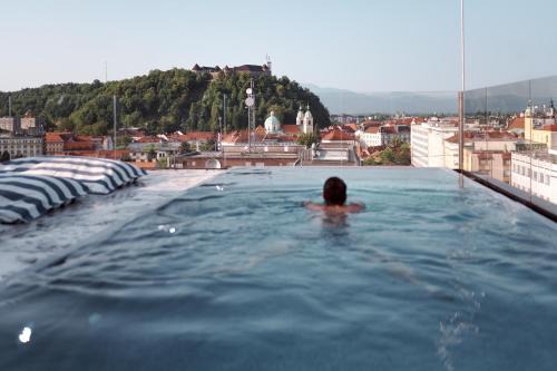 Ljubljana City Centre Apartment | NEU RESIDENCES smart stay