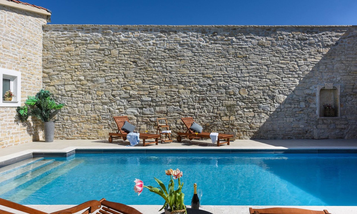 Smilcic Villa | New amazing villa Granar, private pool, sauna & game room, 4 bedrooms, 2 kitchen
