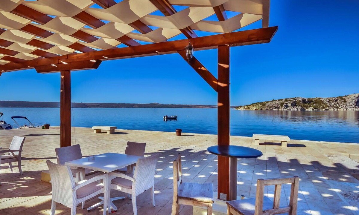Maslenica Apartment | Nice apartment for 4 people with A/C, WIFI, TV and terrace