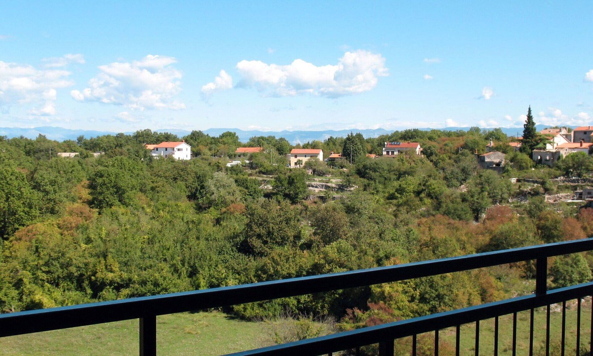 Milohnici Apartment | Nice apartment for 5 guests with WIFI, A/C, TV, patio and pets allowed