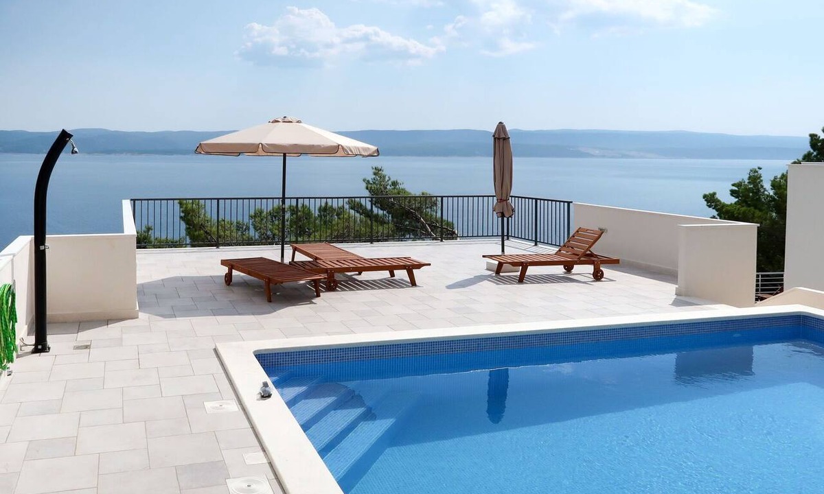 Marusici Apartment | Nice apartment for 7 guests with pool, A/C, WIFI, TV and balcony
