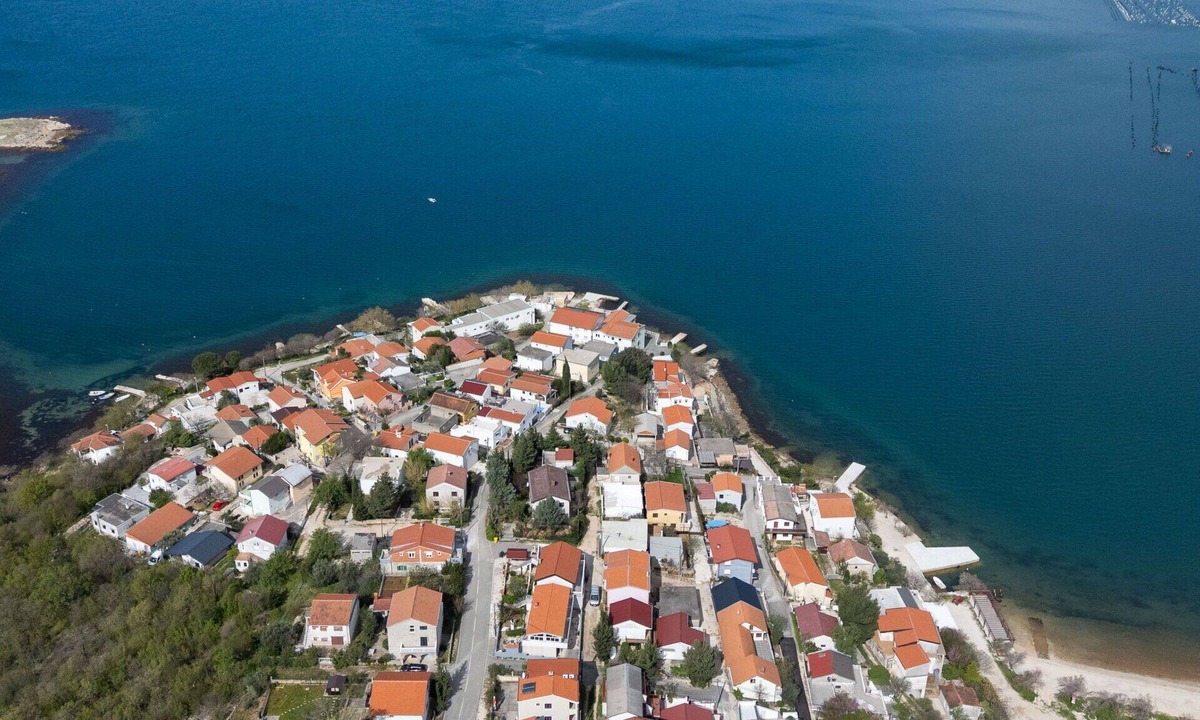 Krusevo Apartment | Nice apartment for 4 people with A/C, WIFI, TV and terrace