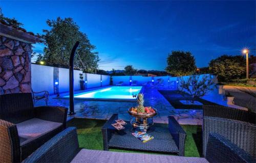 Obrovac Apartment | Nice Apartment In Krusevo