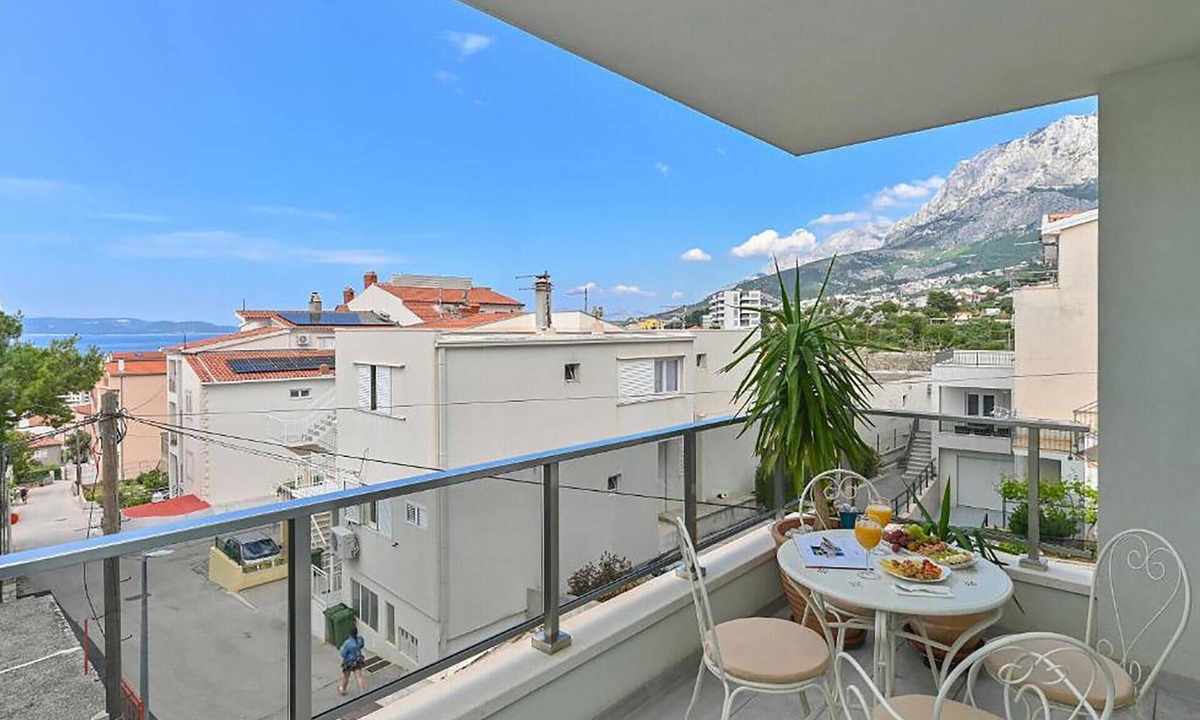 Bidol Apartment | Nice apartment in Makarska with WiFi