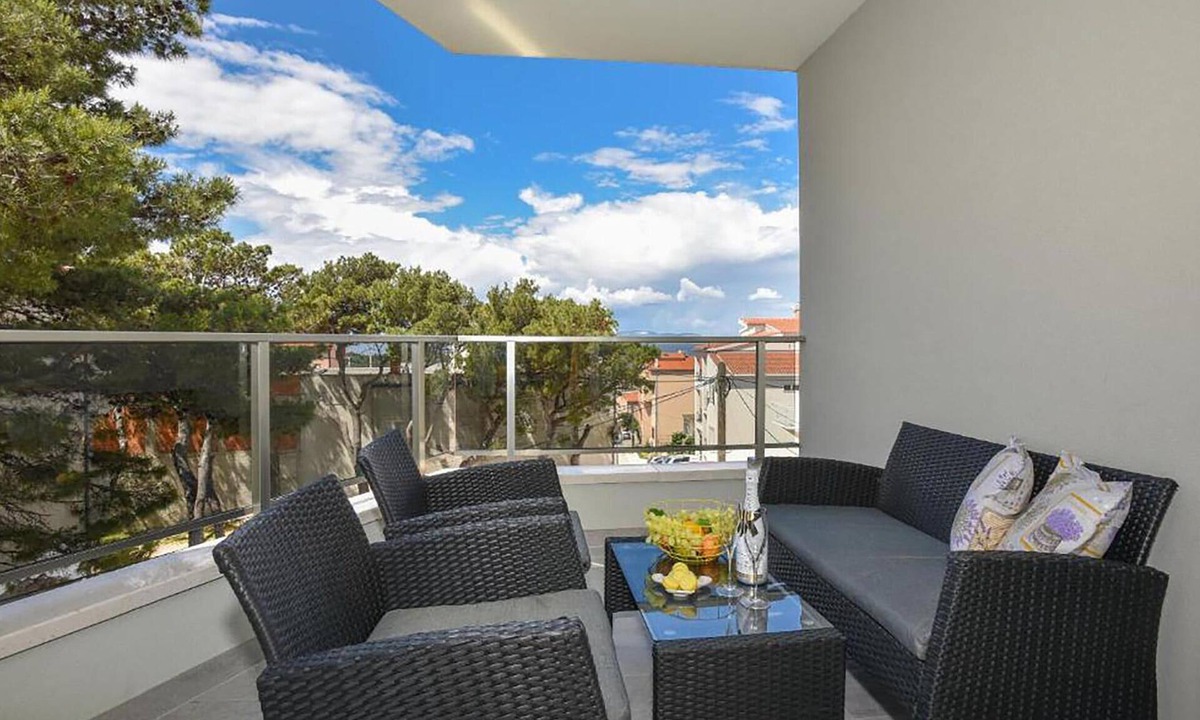 Bidol Apartment | Nice apartment in Makarska with WiFi
