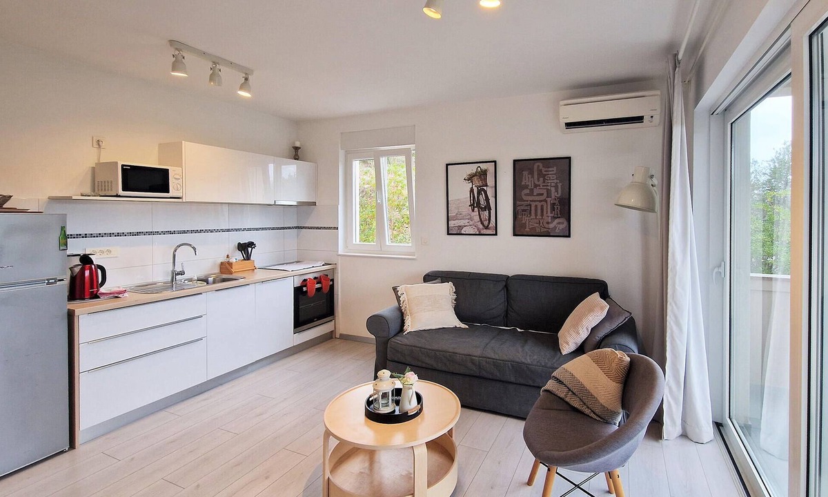 Rab Town Apartment | Nice apartment in Rab with WiFi