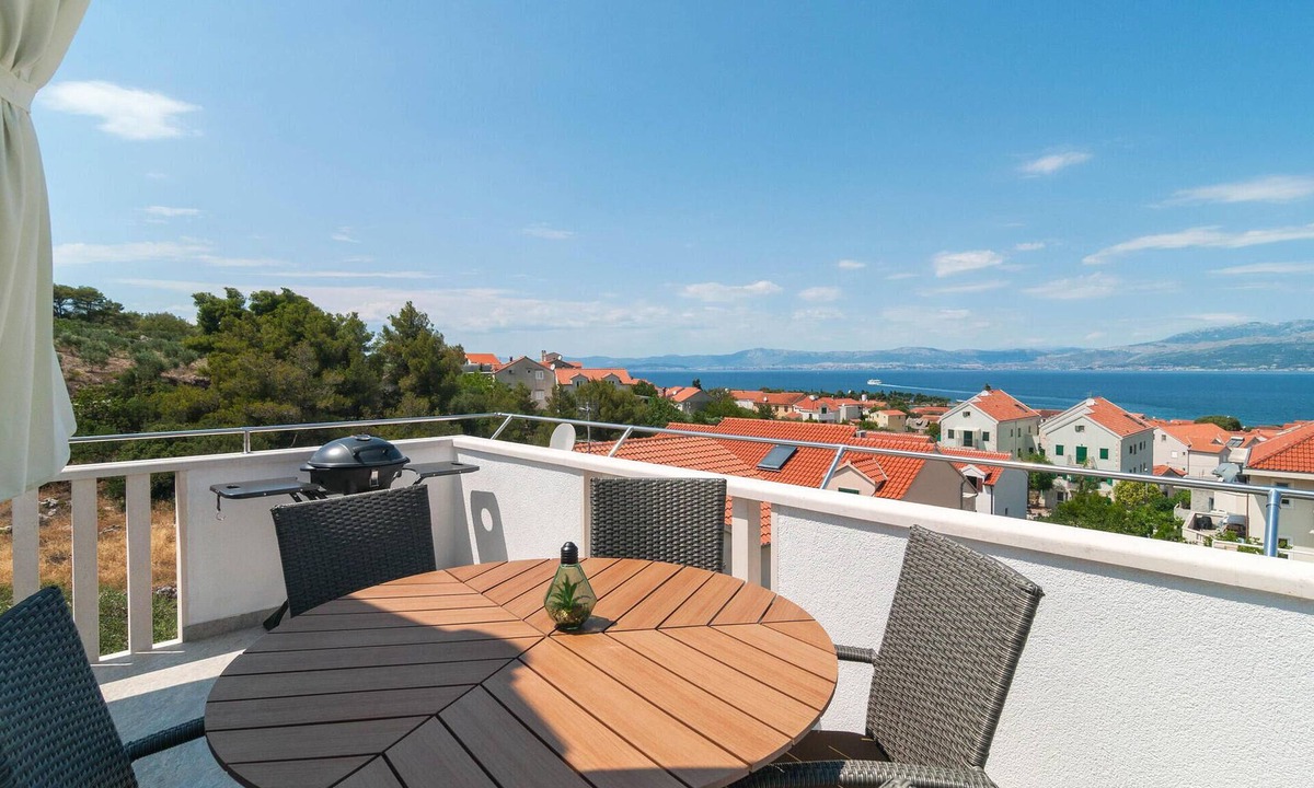 Supetar Apartment | Nice apartment in Supetar with WiFi