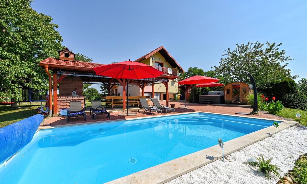 Ludbreg House | Nice home in Vinogradi Ludbreski with sauna