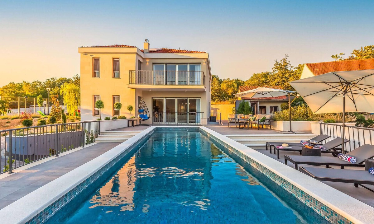 Dugopolje House | Nice home in Dugopolje with sauna