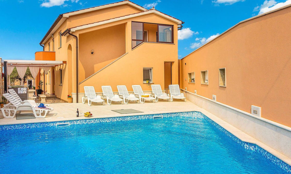 Galizana House | Nice home in Galizana with WiFi