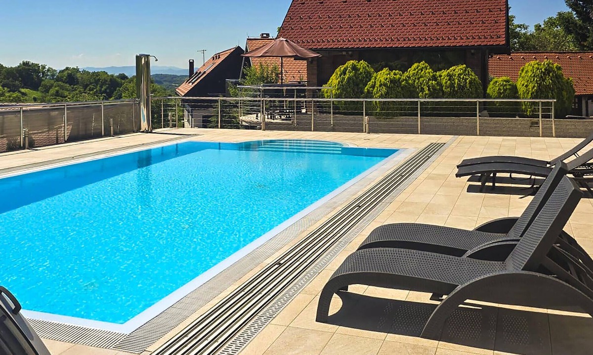 Gornja Stubica House | Nice home in Gornja Stubica with swimming pool