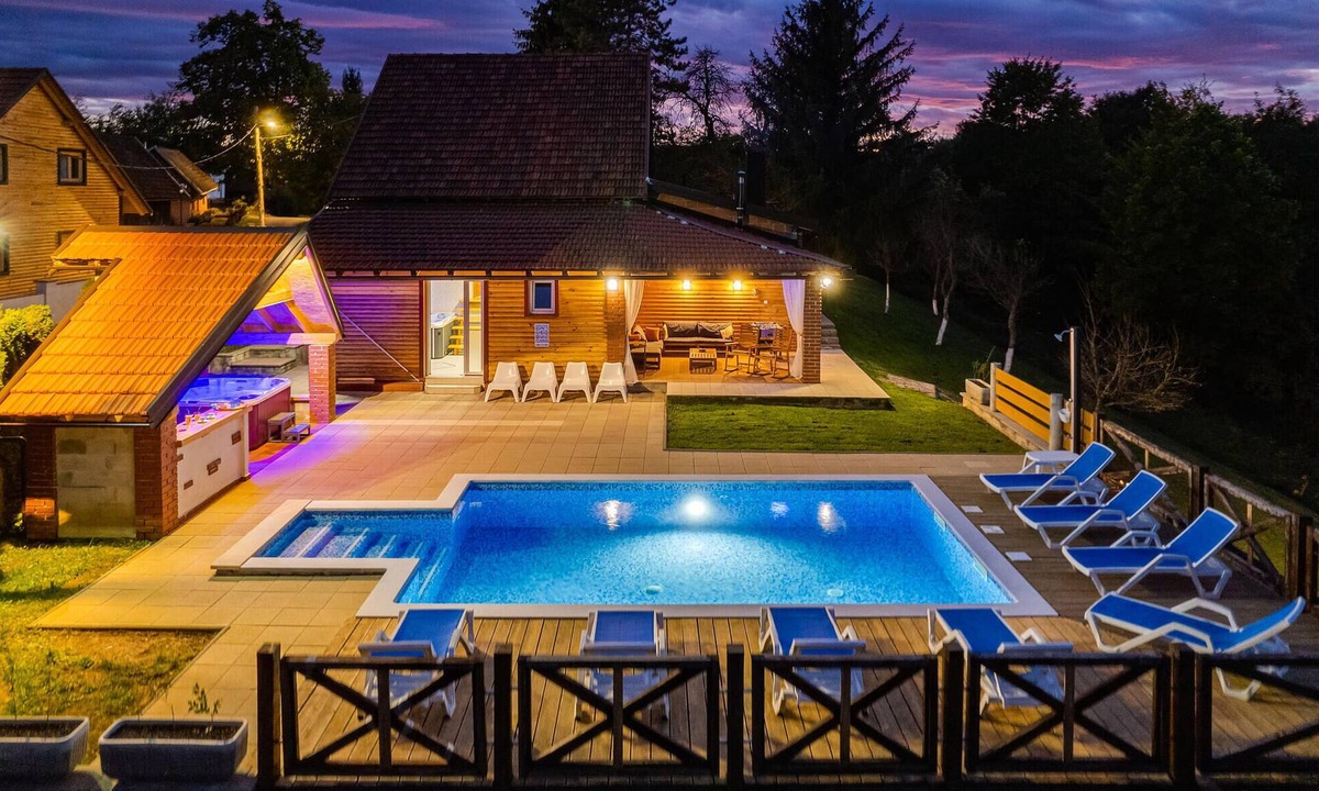Gornje Dubrave House | Nice home in Gornje Dubrave with sauna