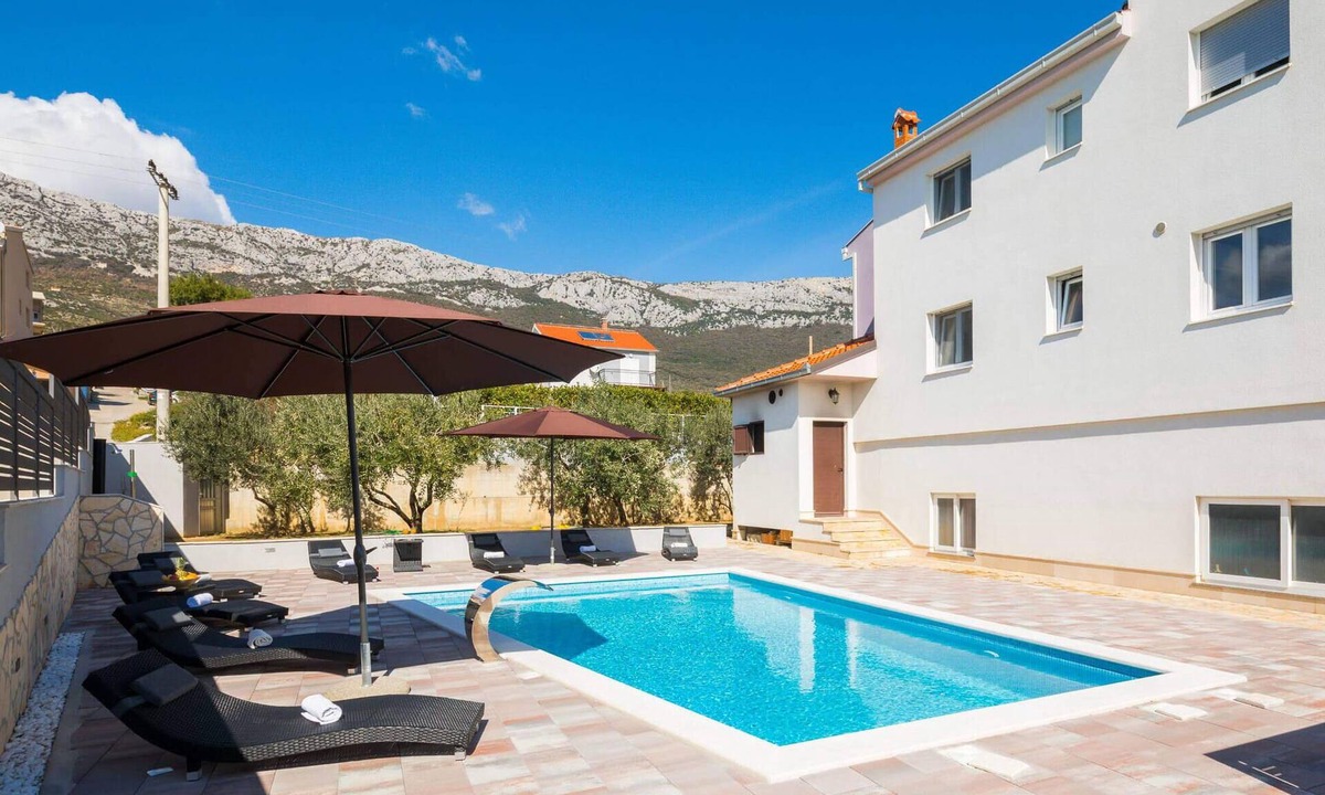 Kastel Sucurac House | Nice home in Kastel Sucurac with sauna