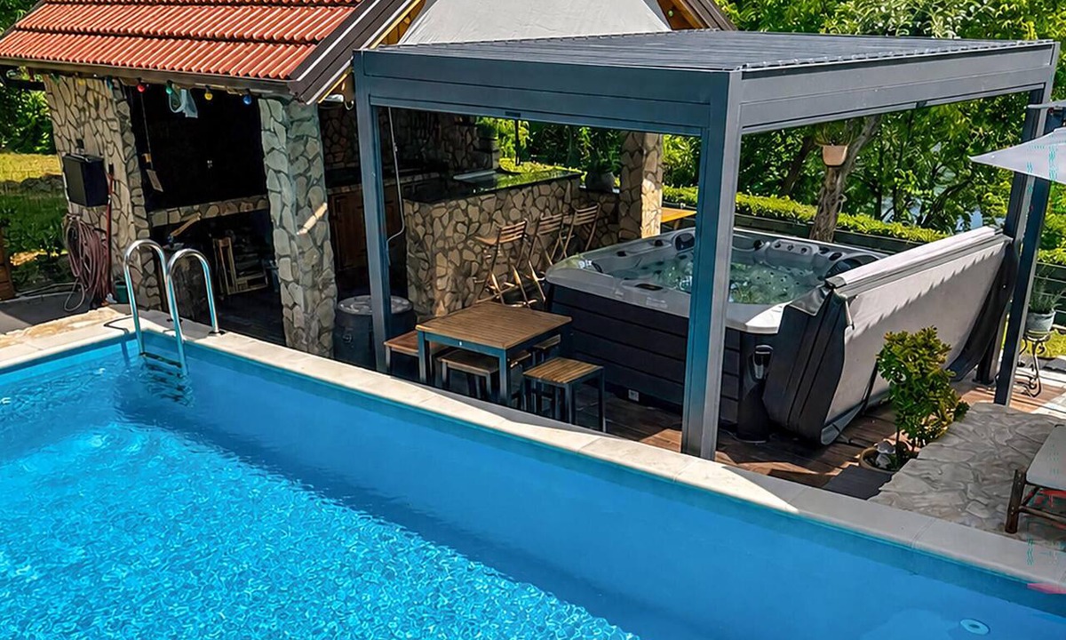 Lasinja House | Nice home in Lijevo Sredicko with sauna