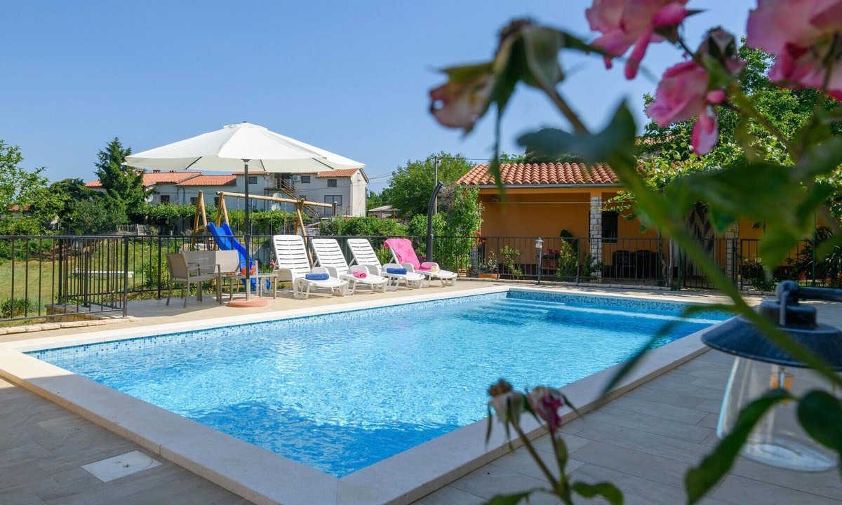 Nedescina House | Nice home in Nedescina