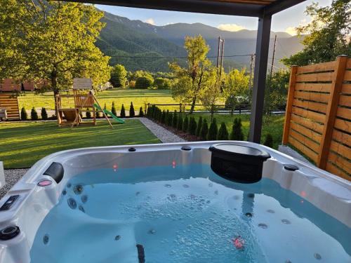 Brusane Villa | Oak House
