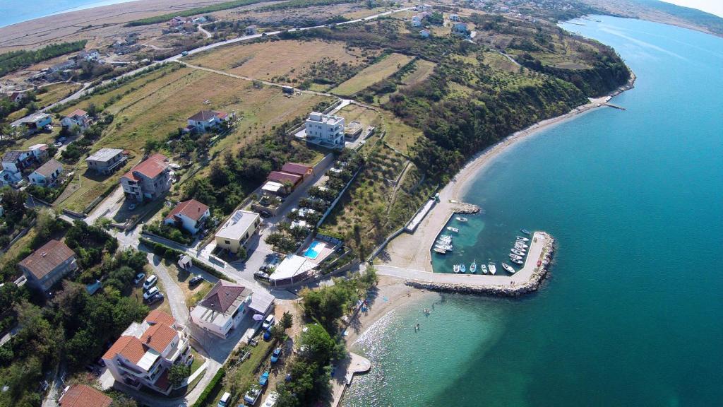 Rtina Hostel | Odmoree Camp & Hostel