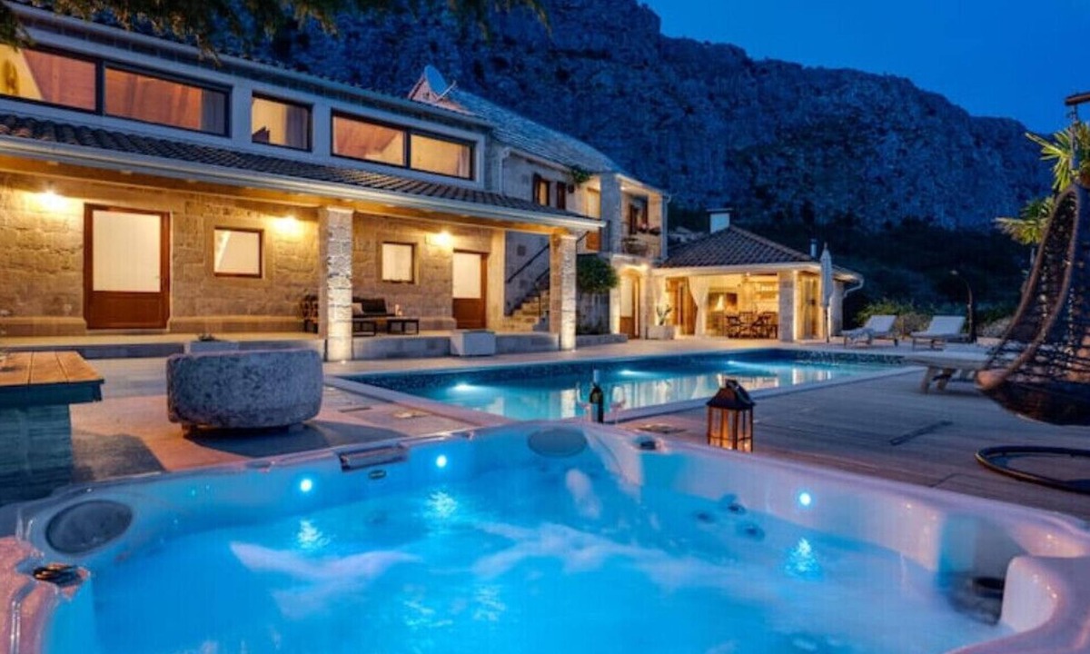 Jesenice Villa | Old stone Villa Saint Anthony