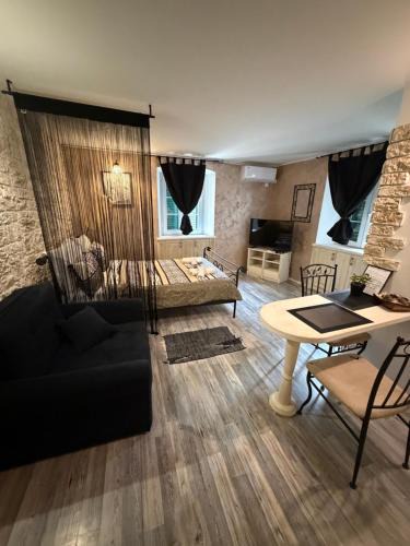 Grad Apartment | Old Town Apartment