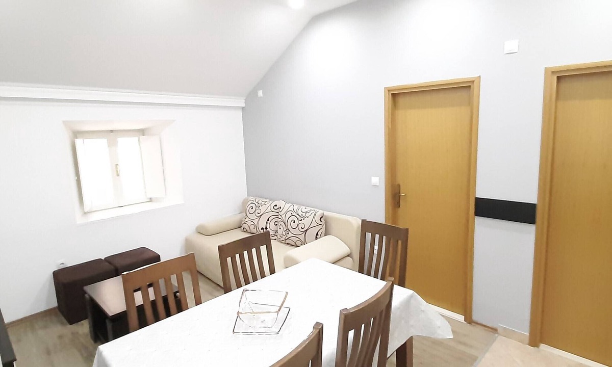 Gornji Kono House | Old town apartment Tomo