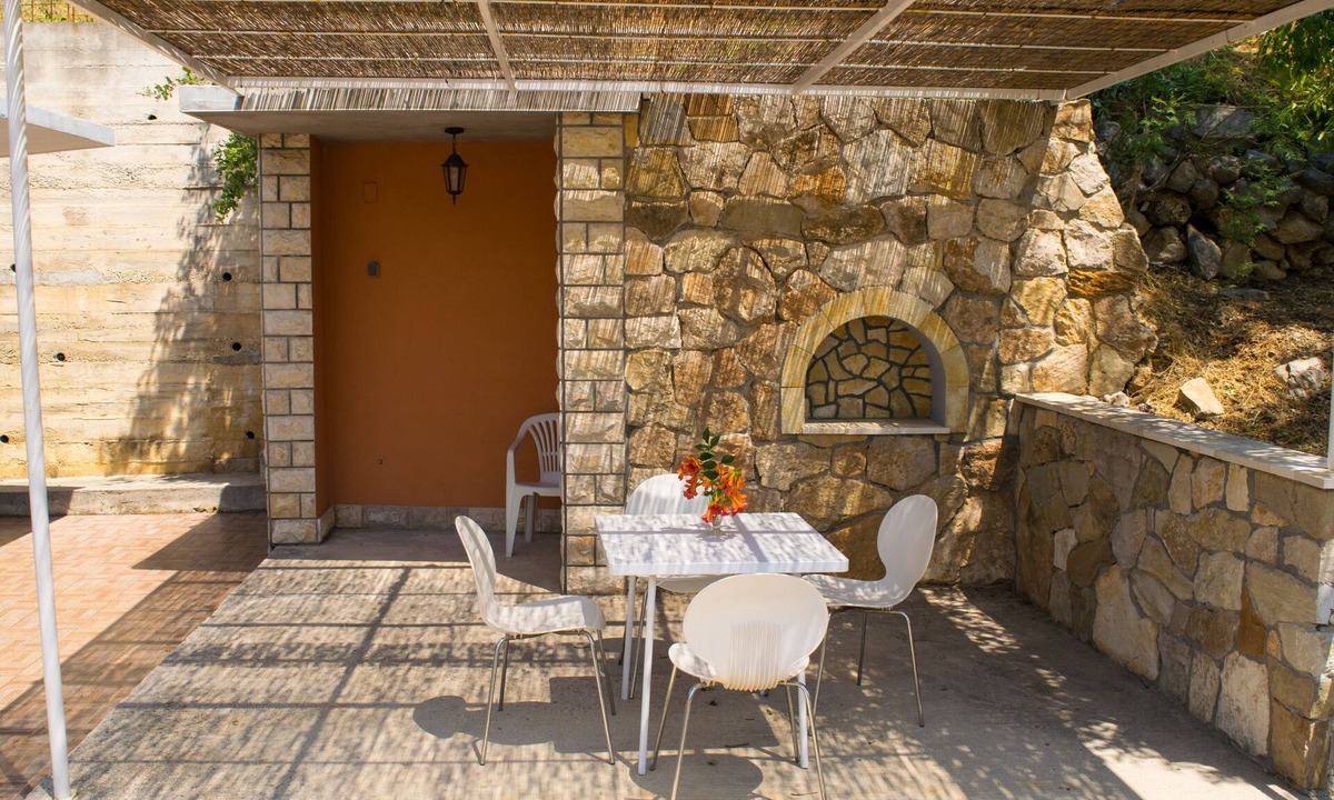 Lokva Rogoznica Apartment | One bedroom apartment with terrace and sea view Lokva Rogoznica, Omiš (A-6005-b)