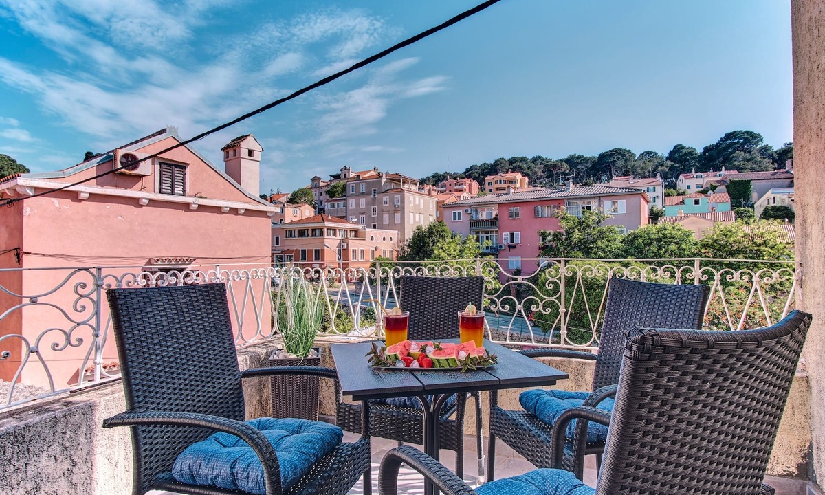 Cove Murtar Apartment | One bedroom apartment with terrace Mali Lošinj, Lošinj (A-19618-a)
