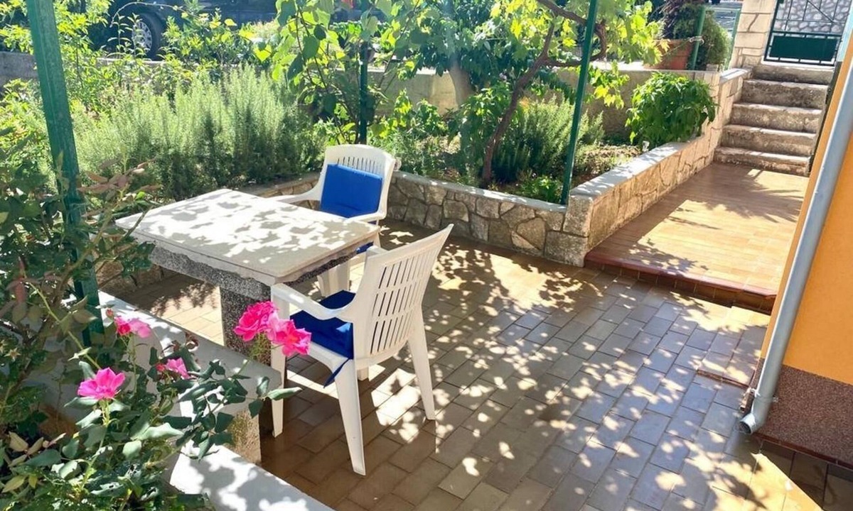 Cove Murtar Apartment | One bedroom apartment with terrace Mali Lošinj, Lošinj (A-2497-a)