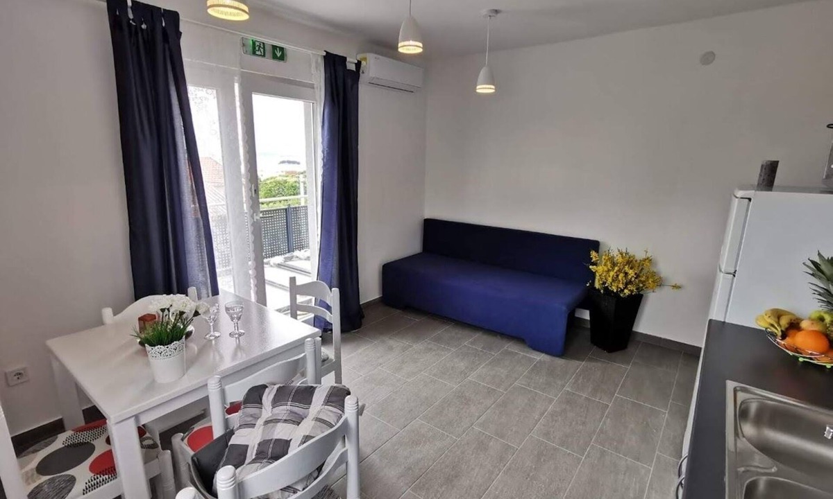 Pakostane Apartment | One bedroom apartment with terrace and sea view Pakoštane, Biograd (A-18979-d)