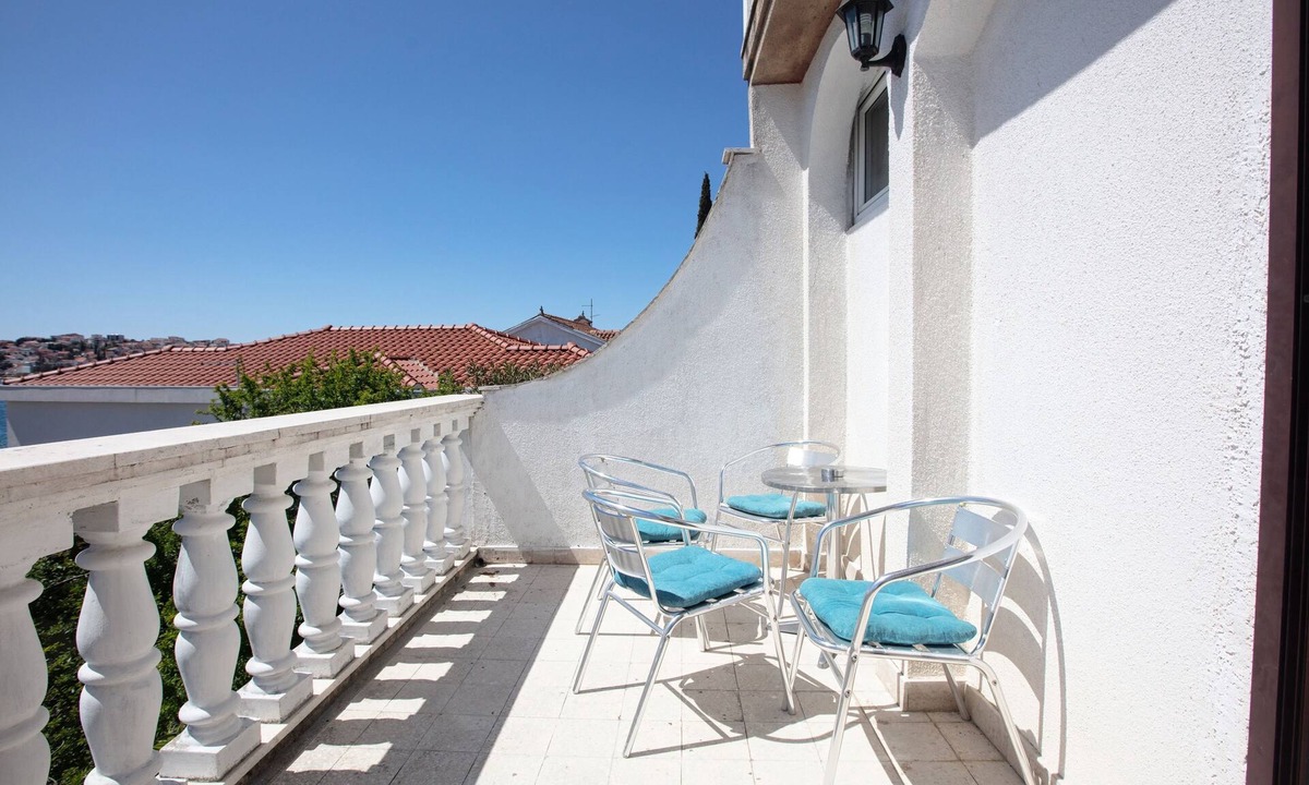 Podglavica Apartment | One bedroom apartment near beach Stupin Čeline (Rogoznica) (A-21043-b)