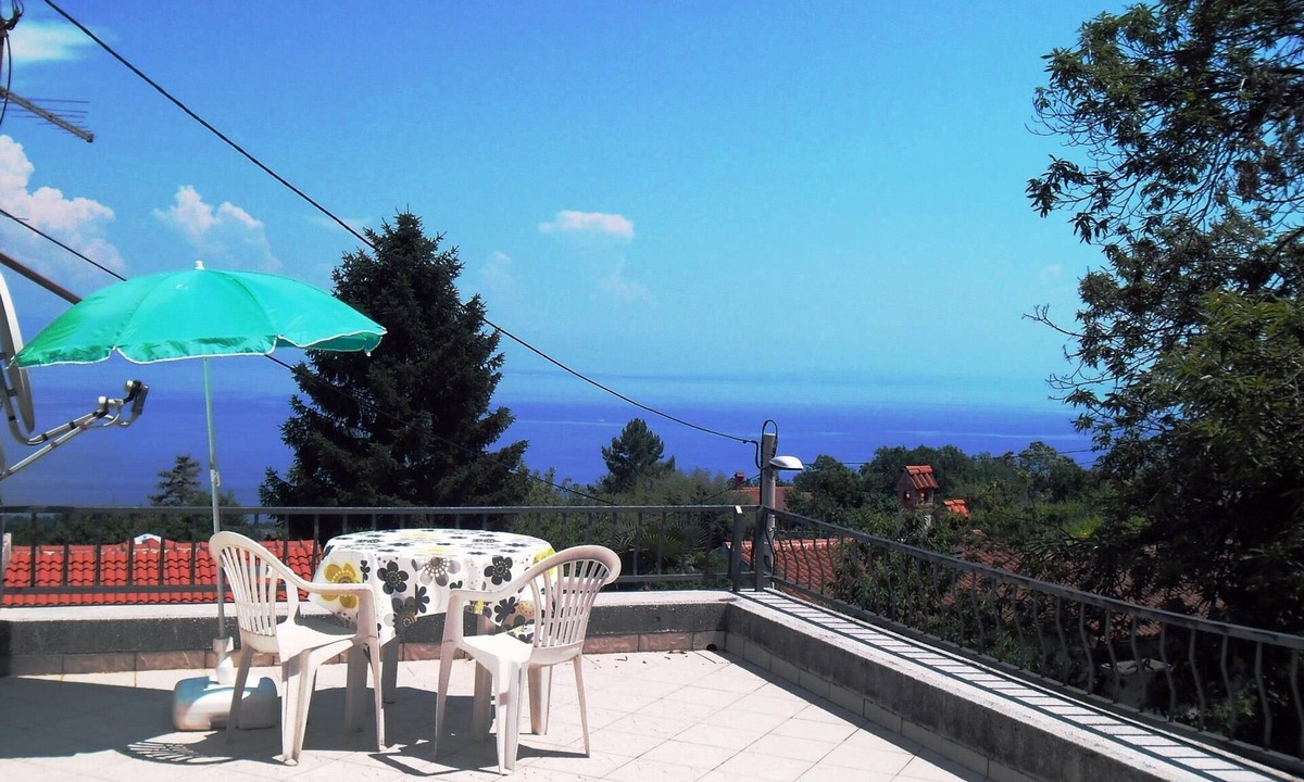 Opric Apartment | One bedroom Apartment Biro Kestenovi A5 near Opatija