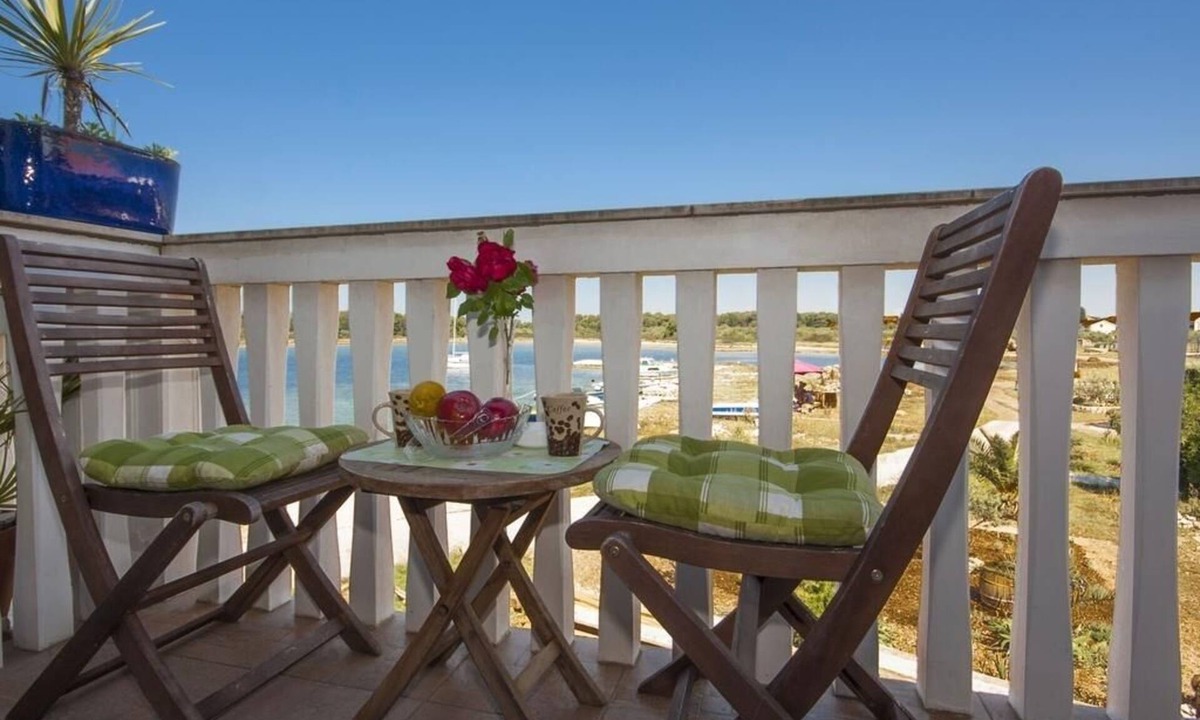 Krapanj Apartment | One bedroom apartment near beach Krapanj (Šibenik) (A-18004-b)