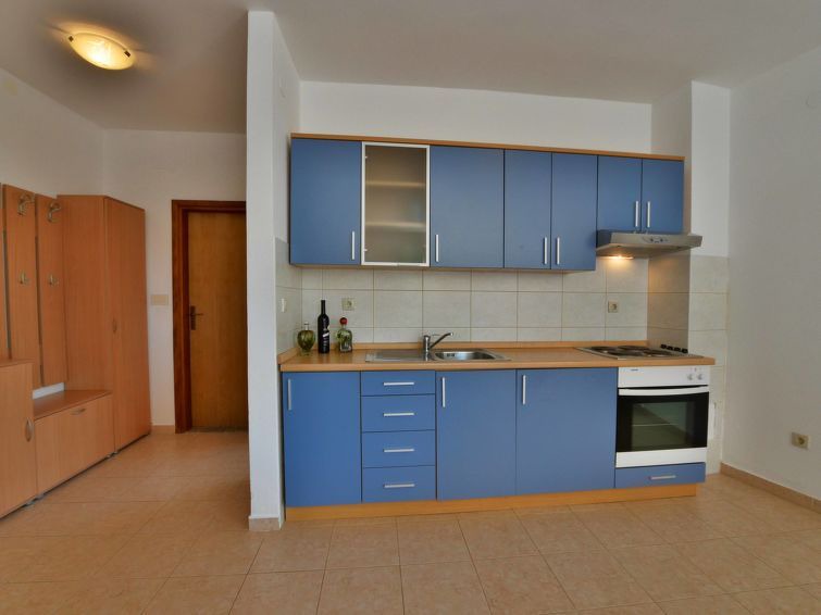 Ribarica Apartment | One bedroom Apartment, sleeps 4 in Karlobag with Pool, Air Con and WiFi
