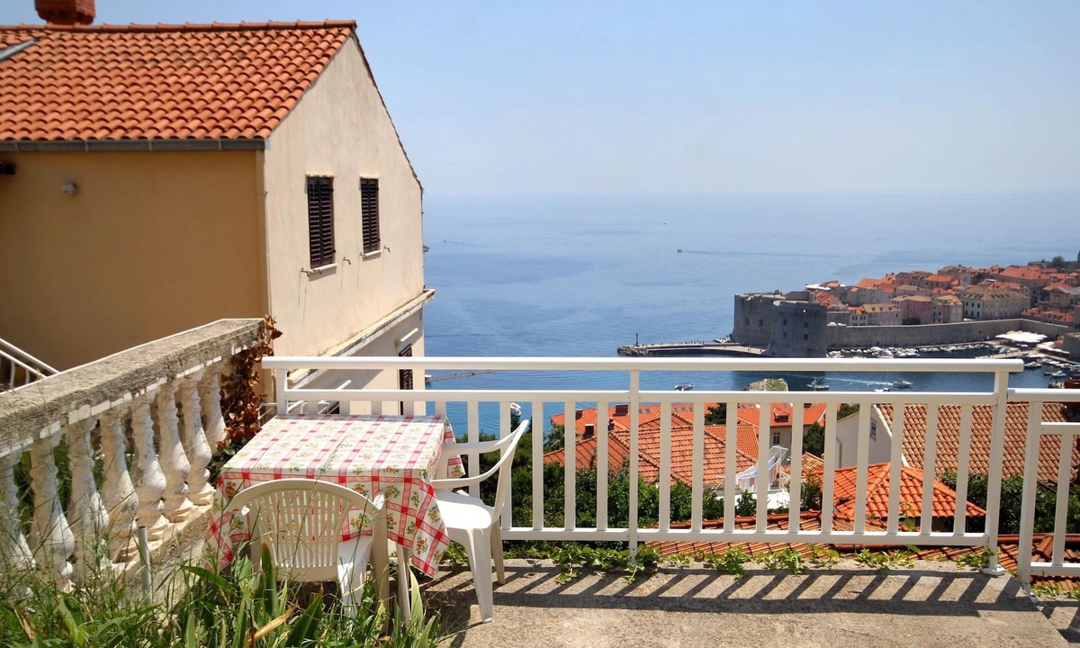 Ploce Apartment | One bedroom apartment with terrace and sea view Dubrovnik (A-9099-a)