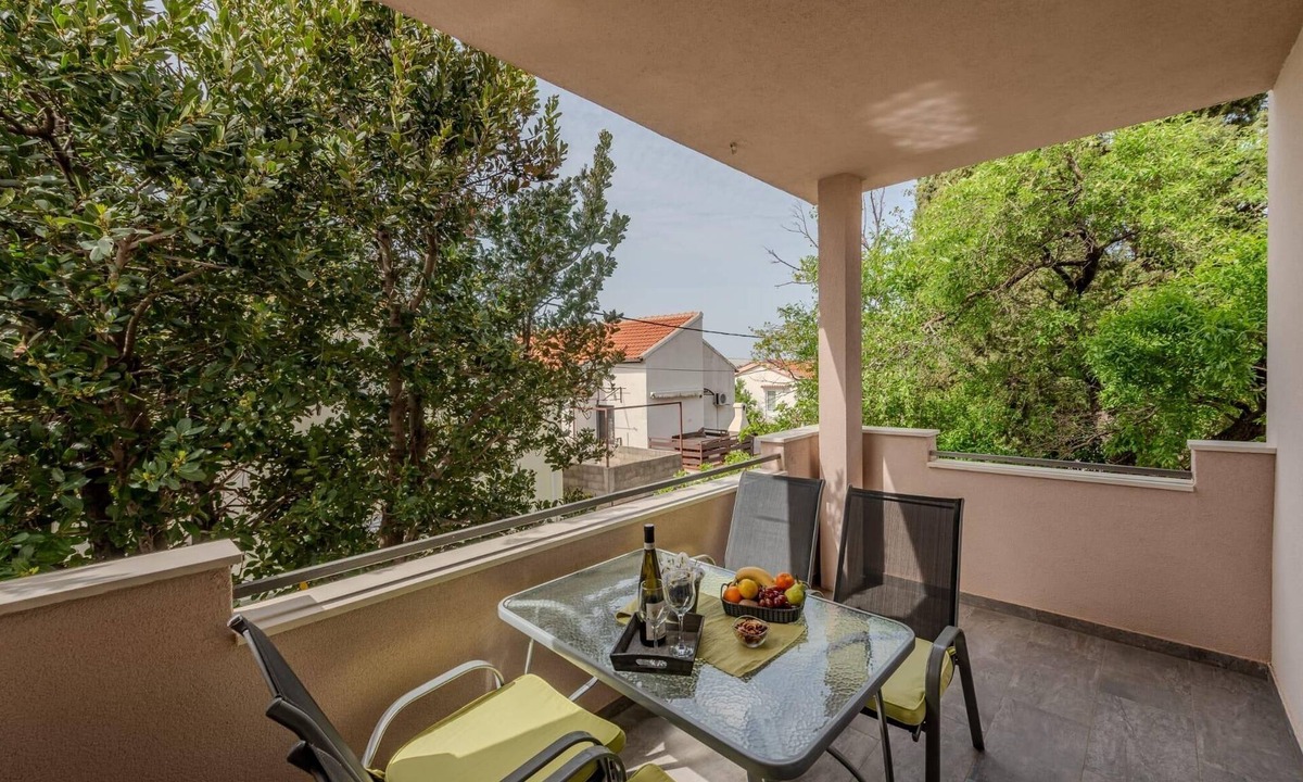 Ribarica Apartment | One bedroom apartment near beach Ribarica, Karlobag (A-23603-a)