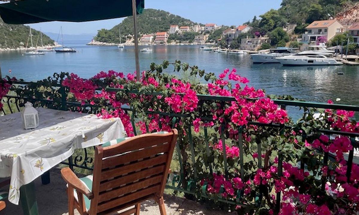 Zaklopatica Apartment | One bedroom apartment with terrace and sea view Zaklopatica, Lastovo (A-13214-b)