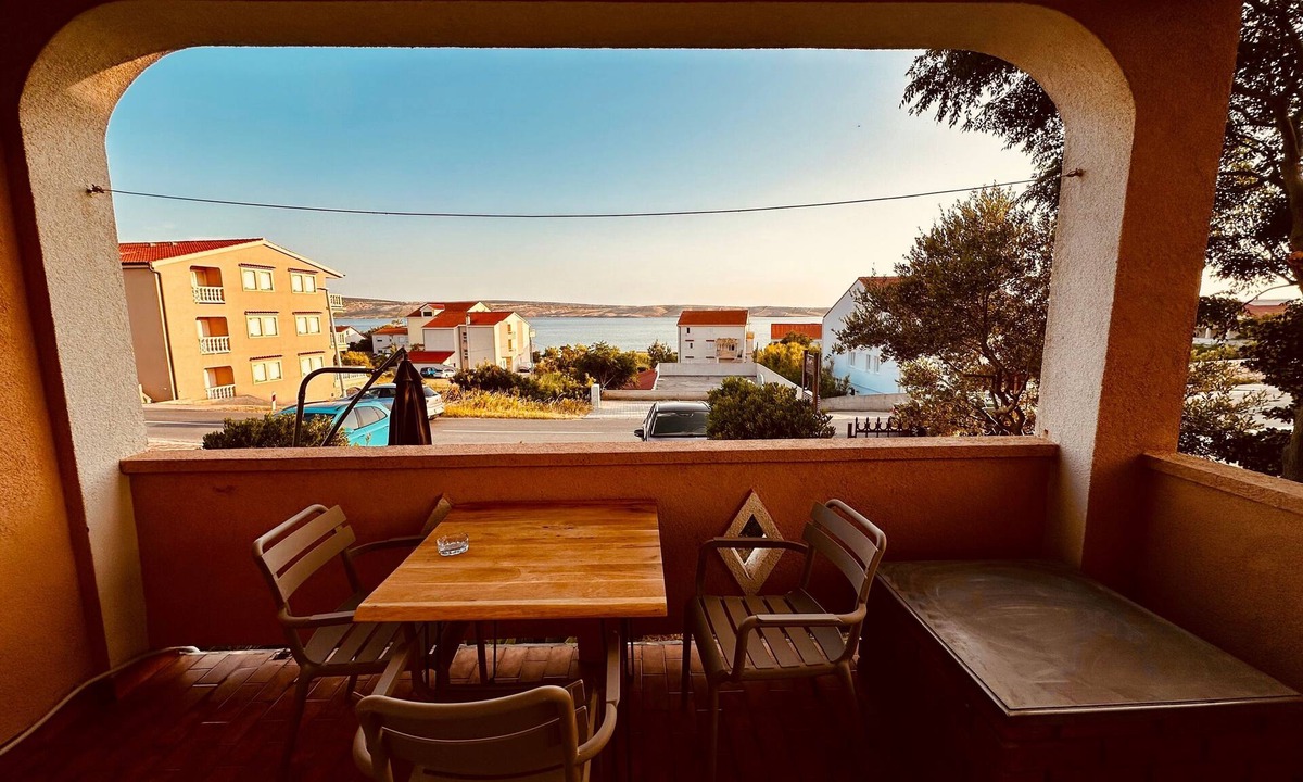 Vidalici Apartment | One bedroom apartment with terrace and sea view Vidalići, Pag (A-24330-b)