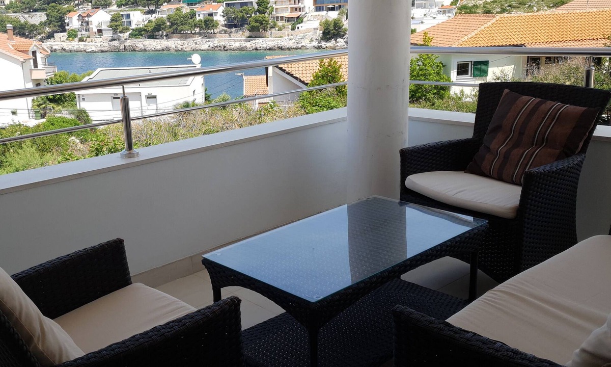 Primosten Burnji Apartment | One bedroom apartment with terrace and sea view Bilo (Primošten) (A-14601-a)